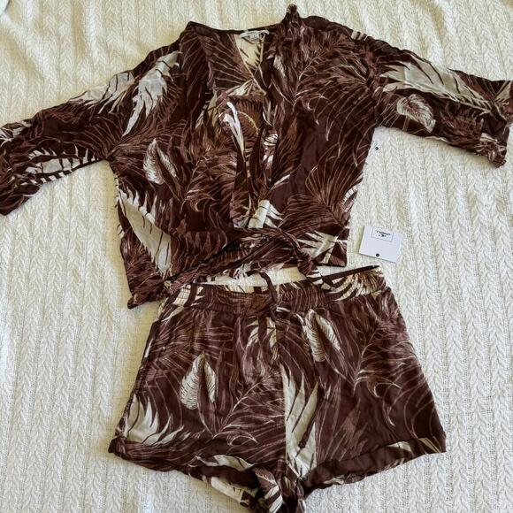 O'Neill Women's Tropical Print Shorts | Top Set - Size S-M - Picture 5 of 9